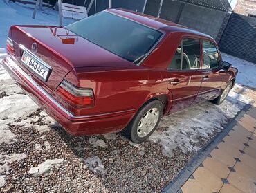 малолитражка авто: Mercedes-Benz 220: 1994 г., 2.2 л, Механика, Бензин, Седан