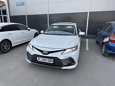 Toyota: Toyota Camry: 2021 г., 2.5 л, Вариатор, Гибрид, Седан — 1