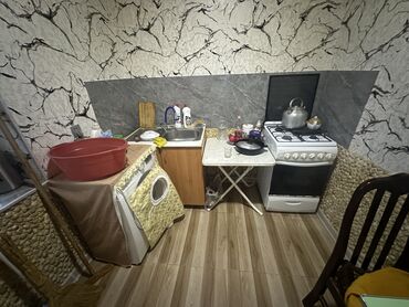 Köhnə tikili: Satılır: Mənzil (şəkillərdə göstərilən) - Plan: 2 otağa çevrilə — 13