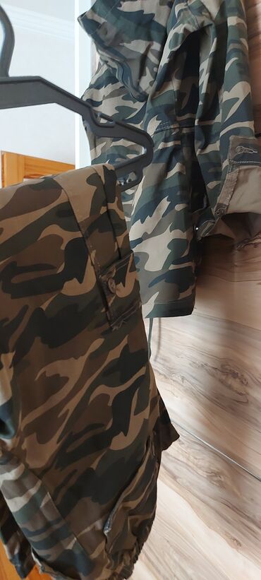 Kurtkalar: M razmer.şalvarida var.destdir.tek penceyi satilir.geynilmeyib — 10