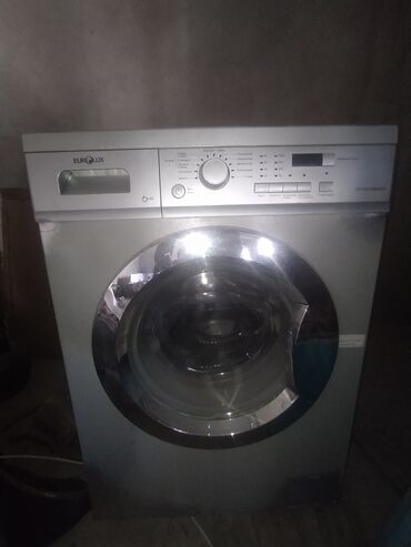 2 ci əl komputer: Paltaryuyan maşın Electrolux, 6 kq, İşlənmiş, Avtomat, Qurutma var, Ünvandan götürmə