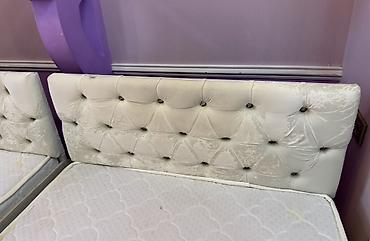 bed sheets: Кровати б/у с матрасами в хорошем состоянии. Мягкое изголовье, удобные — 4