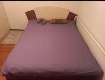 кровать 2 спальная: Спальный гарнитур, Двуспальная кровать, Комод, Тумба, цвет - Бежевый, Б/у