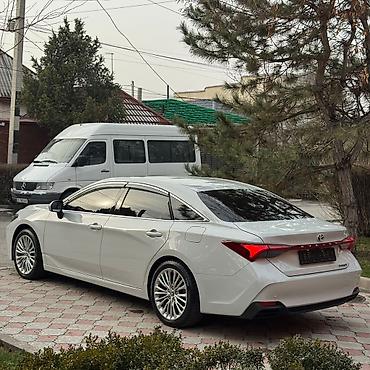 Toyota: Toyota Avalon: 2022 г., 2.5 л, Гибрид — 4