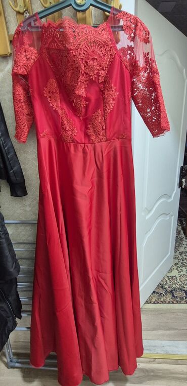 Ziyafət donları: Geyim dəsti – 3 müxtəlif uzun ziyafət/libas 1) Tünd göy maksi don - — 7