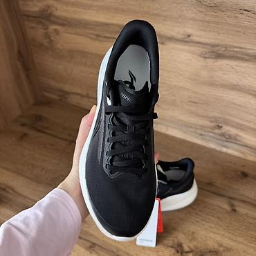 39: Легкие беговые кроссовки Li-ning черного цвета покупала за 8000с отдам — 2
