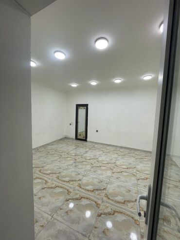 продажа недвижимости без посредников: Obyekt 28 may m/s 2-ci çıxışdan 70 metr mesafede Süleyman Rustem və