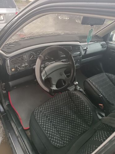 Volkswagen: Volkswagen Golf: 1992 г., 1.8 л, Механика, Бензин, Хэтчбэк