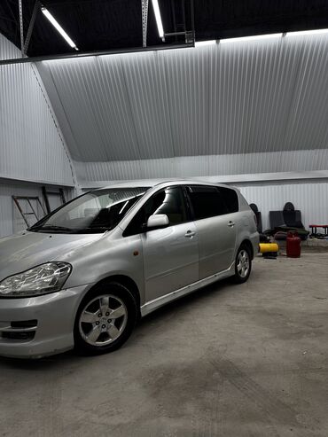 Toyota: Toyota Ipsum: 2001 г., 2.4 л, Автомат, Газ, Минивэн — 2