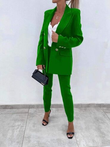 Kompleti: 3500 din — 7