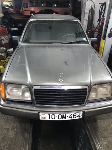 Mercedes-Benz: Mercedes-Benz E 250: 3 l | 1994 il Sedan