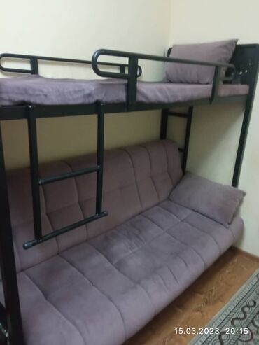 диван из палет: Срочно продаю двухъярусный диван-кровать. Раскладывается нижняя часть