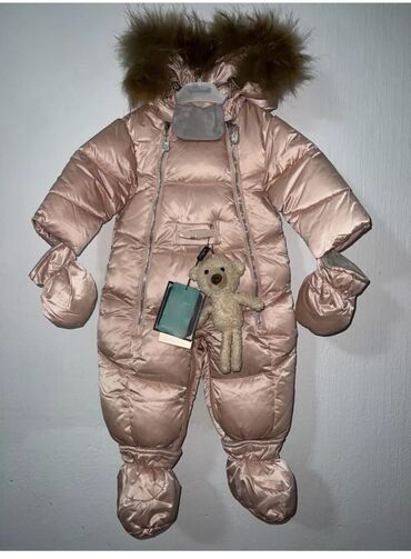 продаю связи с переездом: Продаю комбинезон детский на девочку. 74-80. Очень тёплый, есть мех