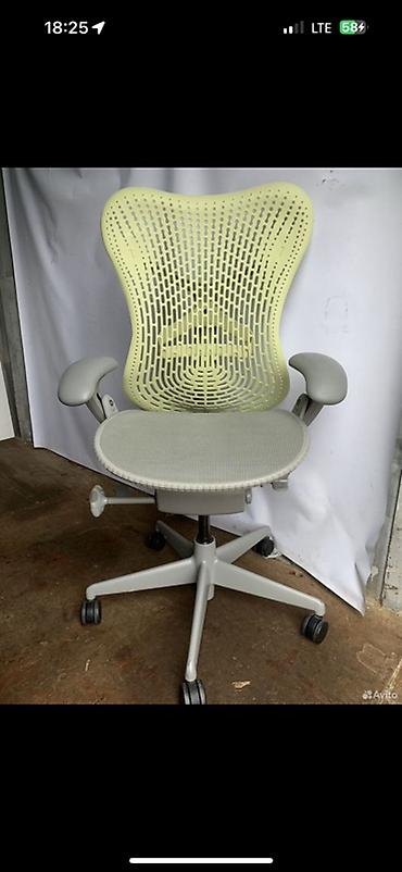 herman miller: Эргономичное компьютерное кресло с сетчатой спинкой Herman Miller — 1