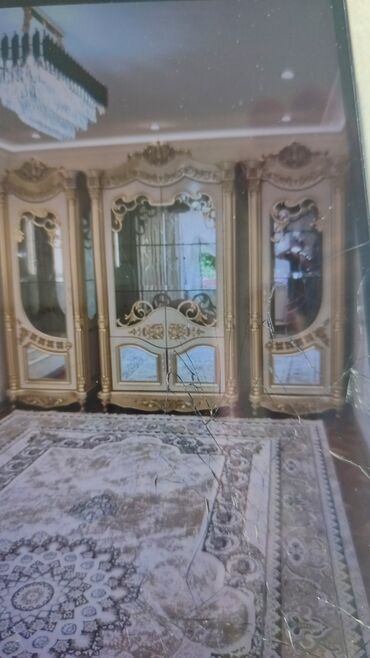 кровать бу: Зал үчүн гарнитур, Жыгач, Өзү алып кетүү, түсү - Саргыч боз