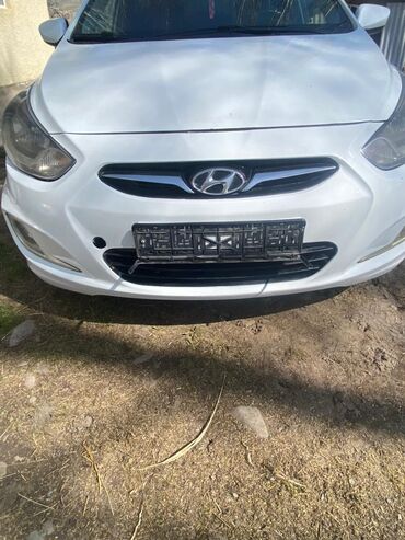 Hyundai: Hyundai Solaris: 2013 г., 1.6 л, Механика, Бензин, Седан