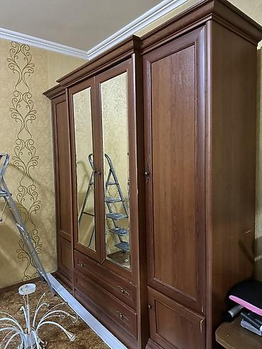 dressing table: Классический распашной шкаф из массива/шпона под тёплое дерево с — 1