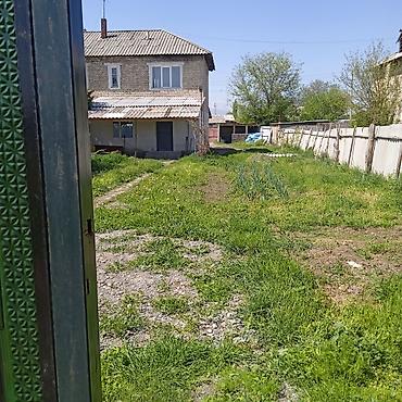 Продажа коттеджей и домов: 7 комнат Продаётся двухэтажный кирпичный дом с участком. Основные — 2