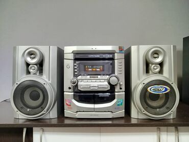 музыкальный колонка: Продаю недорого LG музыкальный центр есть AUX. есть и другие муз