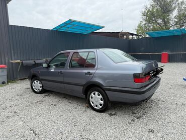 сокулук авто: Volkswagen Vento: 1996 г., 1.8 л, Механика, Бензин, Седан