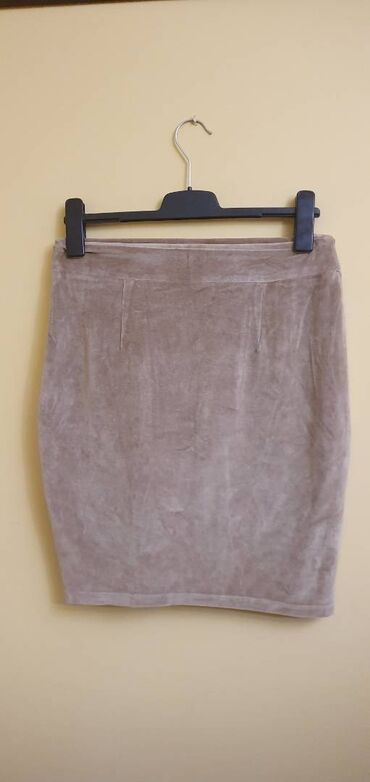 Suknje: Suknje M veličine za zimu i ostale sezone. 1 kom - 500din 2 kom - na lalafo.rs — 3 Suknje: Suknje M veličine za zimu i ostale sezone. 1 kom - 500din 2 kom - — 3