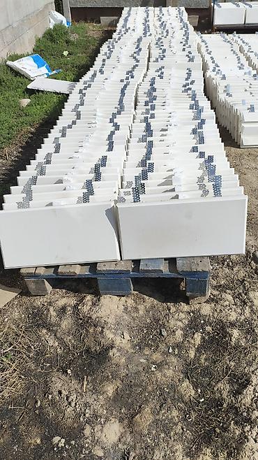 Фасадные сэндвич панели: Декоративные 3D‑панели/плитка для отделки стен Описание: - Белые — 6