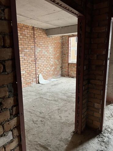 1 комнатная квартира без ремонта: 1 комната, 42 м², Элитка, 2 этаж, ПСО (под самоотделку)