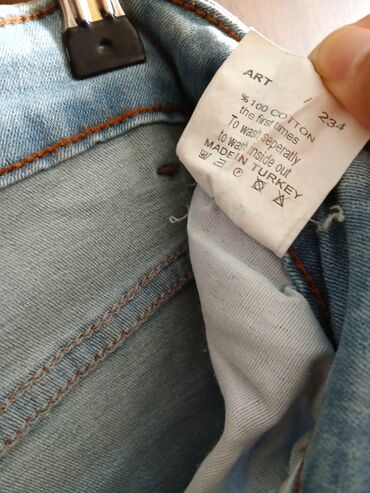 Qadın şalvarları: Cins şalvarlar satılır 
4 ədəd şalvar birgə 7 azn — 9