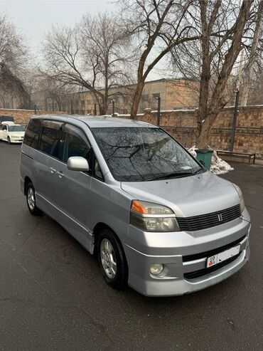 Toyota: Toyota Voxy: 2002 г., 2 л, Автомат, Бензин, Минивэн — 4