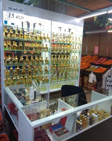 - Azərbaycan: Şəbəkə marketlərdən birində hazır ətir biznesi satılır. Vitrin mallar