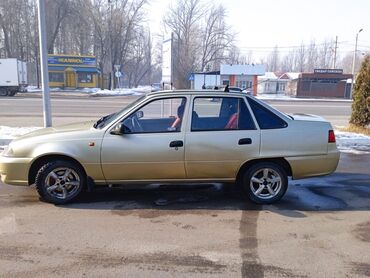 8 клапанный: Daewoo Nexia: 2011 г., 1.5 л, Механика, Газ, Седан