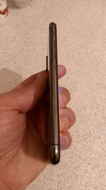 Apple iPhone: IPhone X, 64 GB, Qara, Face ID — 7