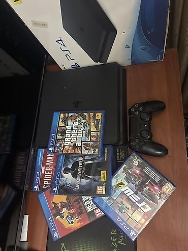 ps4 gamepad: Sony PlayStation 4 Slim oyun konsolu paketi. əla Vəziyətdədi Cızıqı — 2
