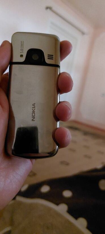 Nokia 6700 Slide rəng - Gümüşü | Düyməli