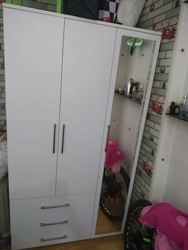 Yataq otağı dəstləri: İşlənmiş, Açılan, 3 qapılı Düz dolab, Qarderob, paltar dolabı
