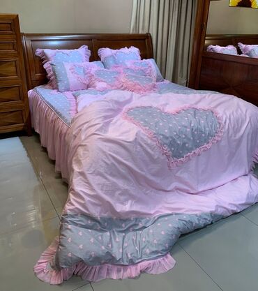 мягкие подушки: Постельное белье для кровати 180 см с розовыми сердечками и