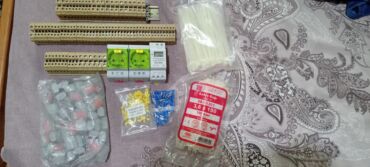 Tavan: Klemesler balaca boyuk. pano ici razetka 2 eded. vaqo 1 packa 50 eded