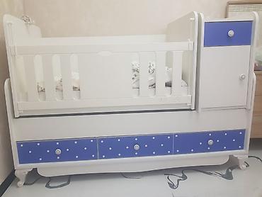 mebel dunyasi: Uşaq beşiyi – kombinə edilmiş model - Rəng: ağ və mavi - Yanları — 1