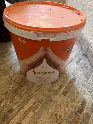 товар под реал: Продаю ведро с краской, от бренда Norma. Упаковка объемом 25 кг / 175