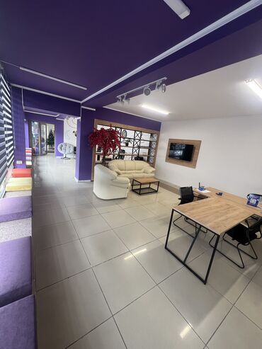 Офисы: Сдаю Офис, 57 м², В торговом центре — 2