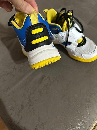 орлов: Продаю б/у детских кроссовок Li-Ning Young
Сост отл — 3