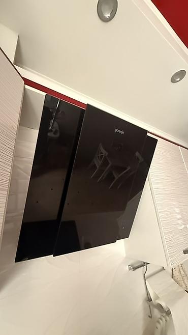 anti radar: Кухонная вытяжка Gorenje, наклонная, стеклянная панель в черном цвете — 1