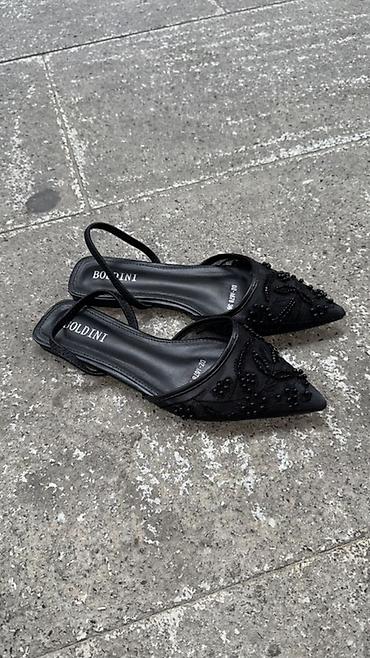 carlo colucci: Boldini qadın ayaqqabısı – kəmərli slingback balet/pumps - Dizayn: Ucu — 3