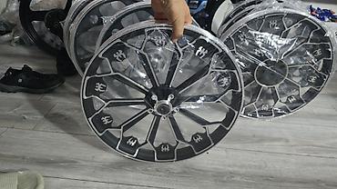 diski teker alemi: Moped/skuter üçün dekorativ təkər diskləri (cüt) - Material: yüngül — 2