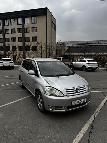 Toyota: Toyota Ipsum: 2002 г., 2.4 л, Автомат, Бензин, Минивэн — 2