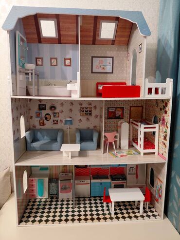 Oyuncaqlar: Продаётся игровой деревянный домик для кукол Entertainer, с мебелью и — 1