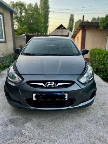 продаю авто в аварийном состоянии: Hyundai Solaris: 2012 г., 1.6 л, Механика, Бензин