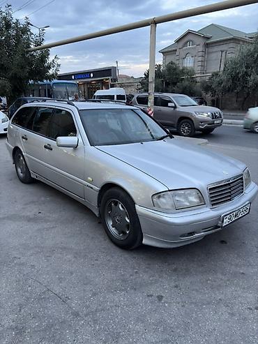 lexus ct 200: Mercedes-Benz C 200: 2 l | 1997 il Universal — 1