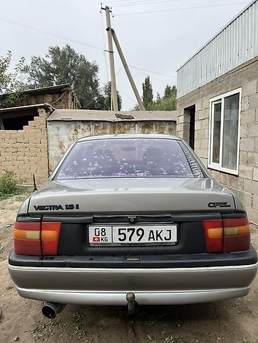 Opel Vectra: 1994 г., 1.8 л, Кол менен иштөөчү, Бензин, Седан — 5