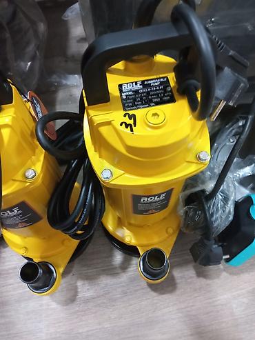 Насосы: Погружной водяной насос с оранжевым корпусом предназначен для — 3